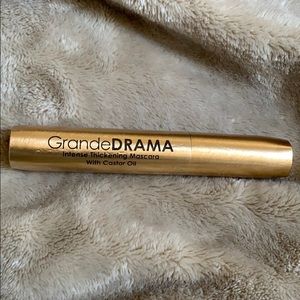 Grande Cosmetics Intense Thickening Mascara